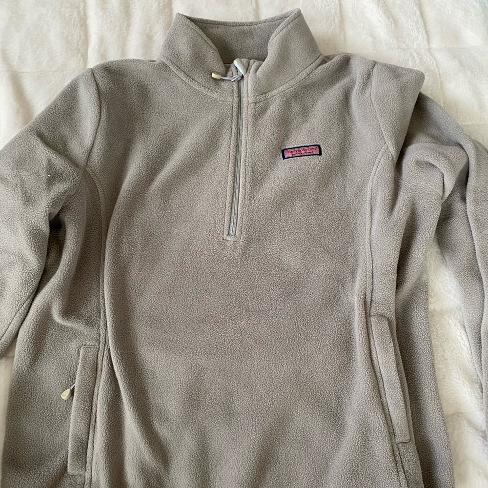 Fleece vineyard vines sweatshirt
